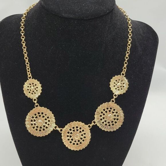 🔹️NWT Charming Charlie "Red, White, & Bold" Necklace & Earring Set - Picture 5 of 8